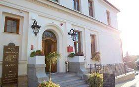 Hotel I Restauracja Na Skarpie